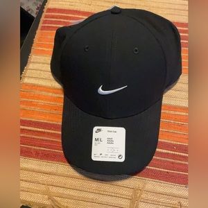 Nike cap dri fit 100% polyester~ M/L